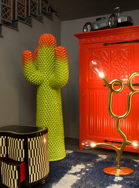 仙人掌植物雕塑衣帽架装饰设计