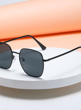 新款墨镜女高级感金属框太阳镜防紫外线眼镜男大脸开车太阳眼镜潮