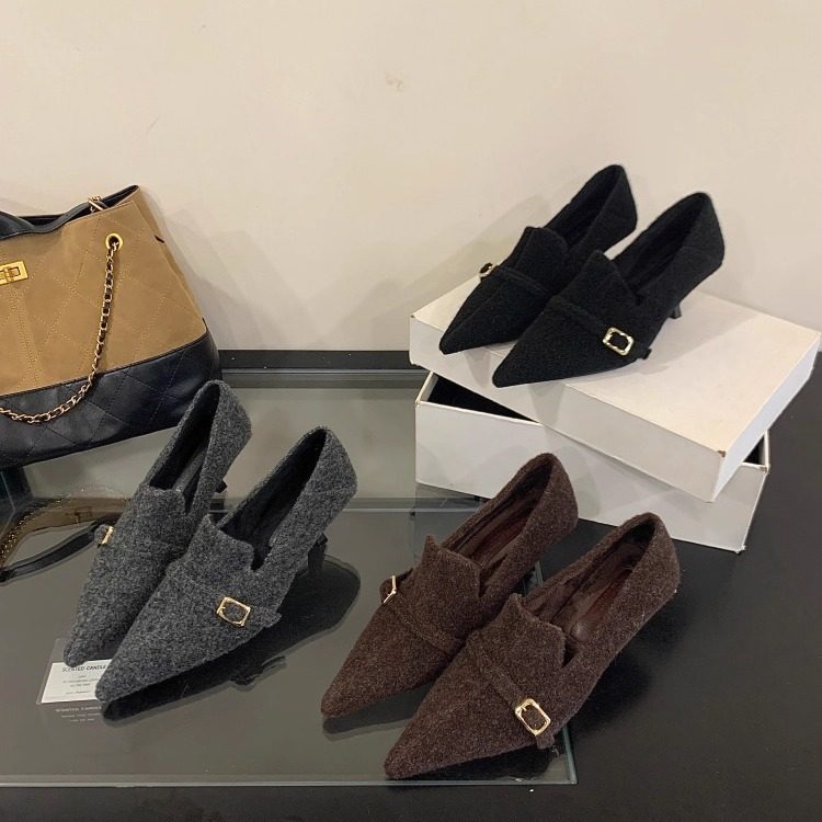 2025年秋冬季新款尖头皮带扣呢子料加绒深口细跟高跟鞋女复古单鞋,淘宝优惠券,粉丝福利购,淘宝优惠卷