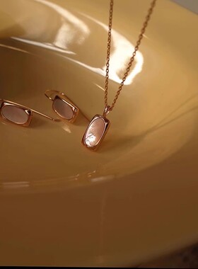 s925纯银法式复古贝壳项链女ins小众轻奢感方形白贝母锁骨链