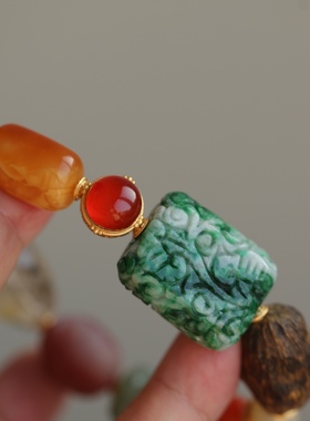 高端定制孤品天然翡翠A货精雕仿古回纹牌配纯银鎏金镶嵌冰红配饰