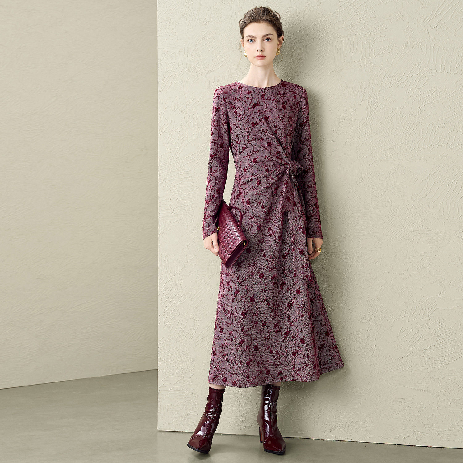 颜域长袖独特收腰连衣裙女2025冬季新款轻熟风印花显瘦设计感长裙