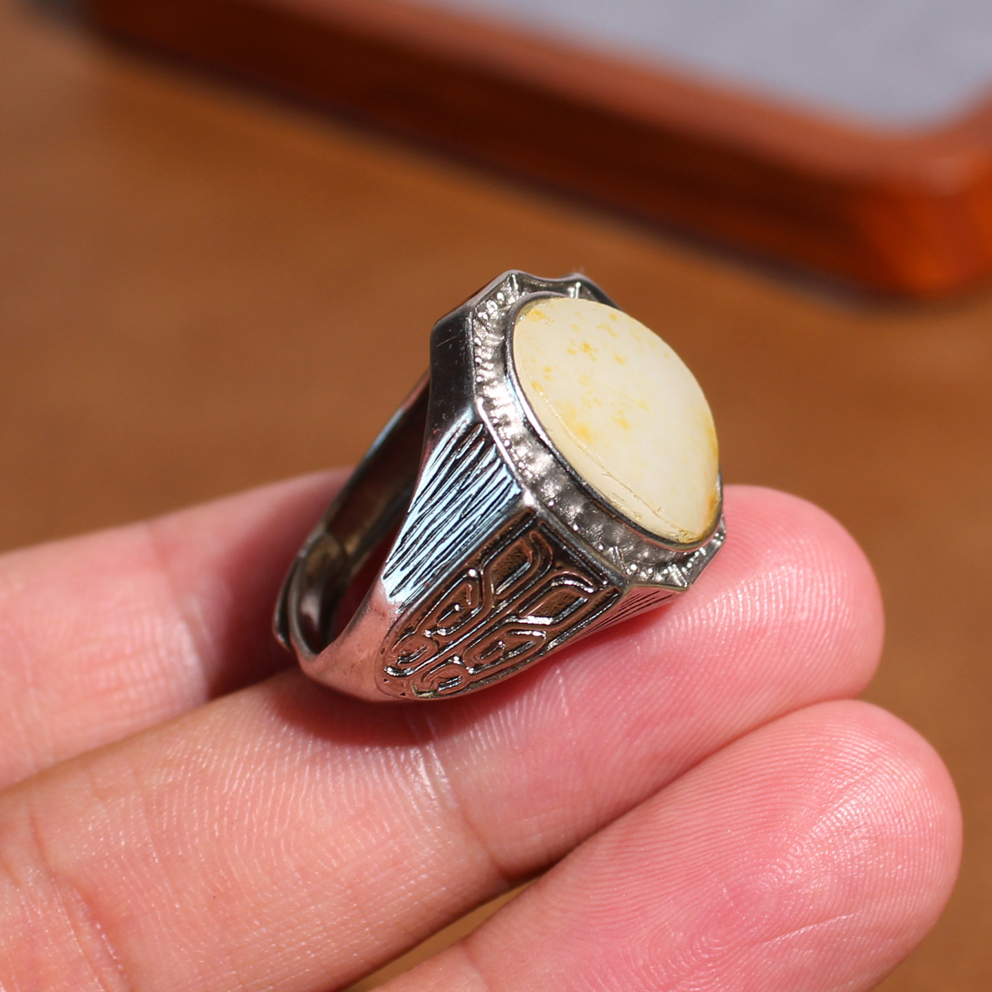 Jade Jubilee Jewelry Hetian Jade Sprinkled Gold Skin White Jade Ring Ring