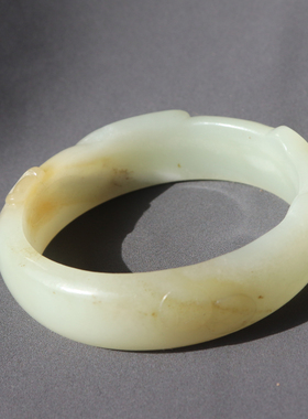 市场价6800亏本680精品佩戴级新疆且末料白玉带糖卡52.6mm猫镯A8