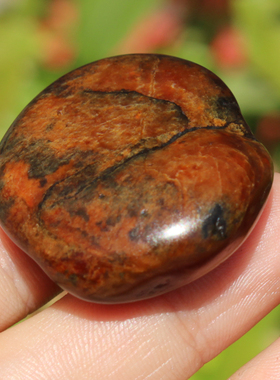 方言和田玉新疆老熟红沁籽料原石