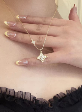 TinySylvie法式白贝母四角星项链