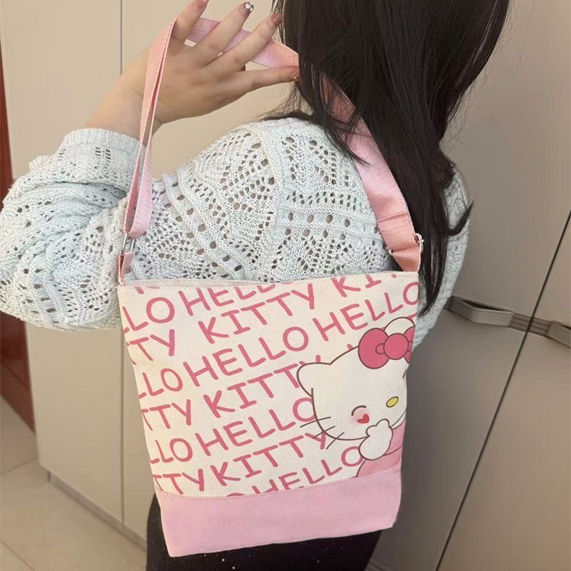 帆布包可爱卡通新款原创单肩包女外出加厚手提包大容量水桶斜挎包,淘宝优惠券,粉丝福利购,淘宝优惠卷