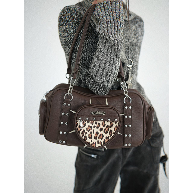 Original design Yabi leopard print rivet love armpit bag