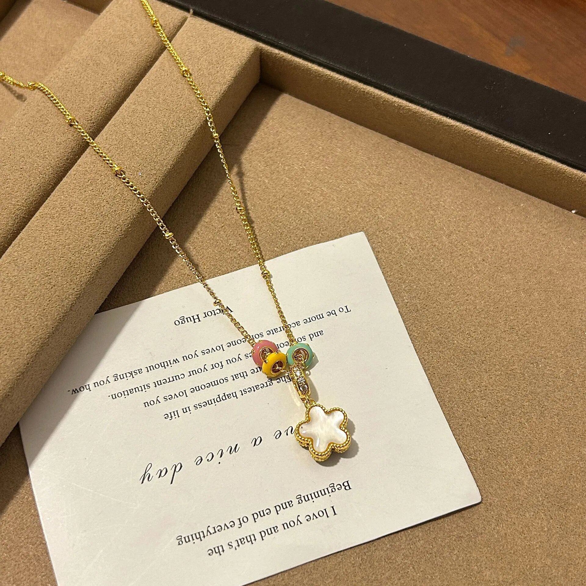 复古秋冬红色双面贝壳花朵项链女轻奢高级感毛衣链气质精致配饰品,淘宝优惠券,粉丝福利购,淘宝优惠卷