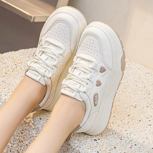 大码女鞋40厚底小白鞋女2025春季新款41学院风丑萌42运动43潮板鞋 - 图1