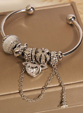 萌宠天使兔子爱心白色琉璃珠手链