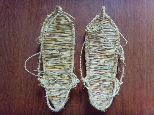 现货纯手工复古纯稻草红军草鞋 家居摆设特色工艺长征道具装饰 - 图1