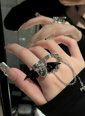 Y2K甜酷恶魔翅膀十字架戒指小众设计辣妹朋克风暗黑系新款指环