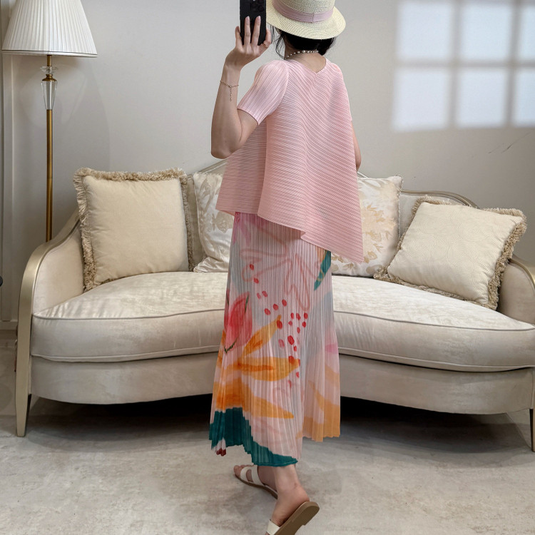 2025春夏太阳褶粉花松紧显瘦遮肉褶皱直筒开叉高腰半身裙休闲套装,淘宝优惠券,粉丝福利购,淘宝优惠卷