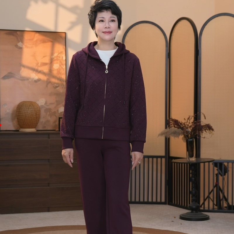 2025秋季新款端庄大气妈妈中年气质时尚母亲婆婆休闲运动卫衣套装,淘宝优惠券,粉丝福利购,淘宝优惠卷