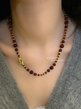 大小红色珠珠拼接小碎金串珠项链