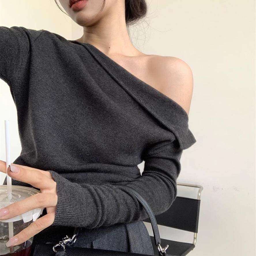 别致斜肩毛衣黑色打底衫女秋冬内搭显瘦气质一字肩针织衫露肩上衣,淘宝优惠券,粉丝福利购,淘宝优惠卷