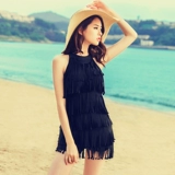 Белый купальник, черная юбка, по фигуре