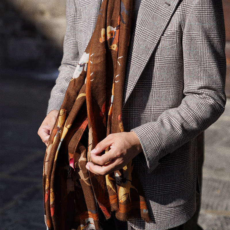 CM那不勒斯皇后经典轻薄美丽奴羊毛棕黄色赛马印花长披肩围巾,淘宝优惠券,粉丝福利购,淘宝优惠卷