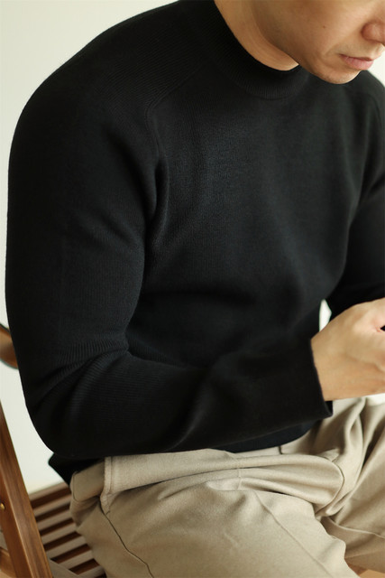 Yuxian pull-out wool round neck long-sleeved sweater