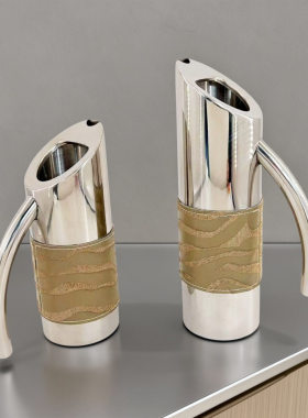 餐厅吧台咖啡馆角装饰摆件软装氛围布置水壶法压壶磨豆机美学陈列