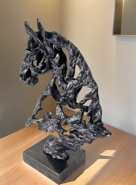 北欧创意抽象镂空金属铸铁马头雕