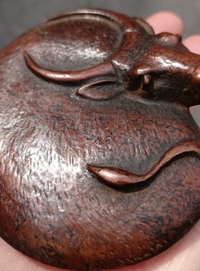 古玩铜器实心扭转乾坤俯牛摆件铜牛手把件镇纸压纸把玩茶宠摆件