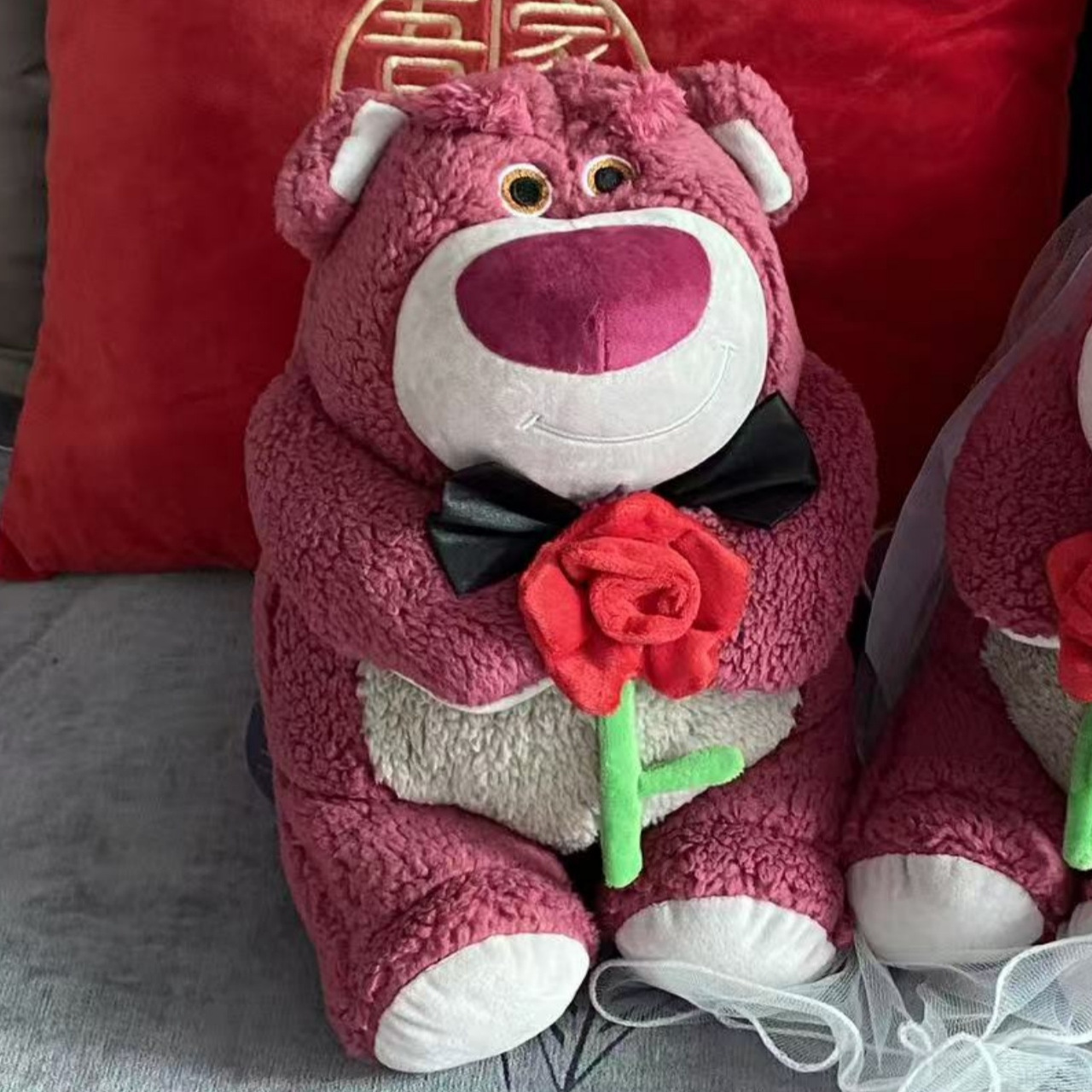 婚礼压床娃娃一对结婚新款高档新婚礼物抱花草莓熊玩偶公仔送新人 - 图2