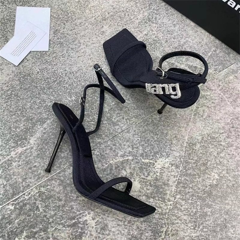 2025夏季新款水钻字母高跟鞋性感细跟方头露趾一字扣带罗马凉鞋女,淘宝优惠券,粉丝福利购,淘宝优惠卷