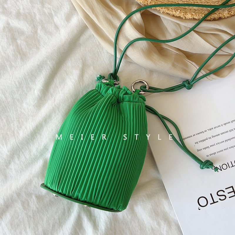韩系ins时尚百搭抽绳褶皱水桶包迷你单肩斜挎包少女挎包2022新款,淘宝优惠券,粉丝福利购,淘宝优惠卷