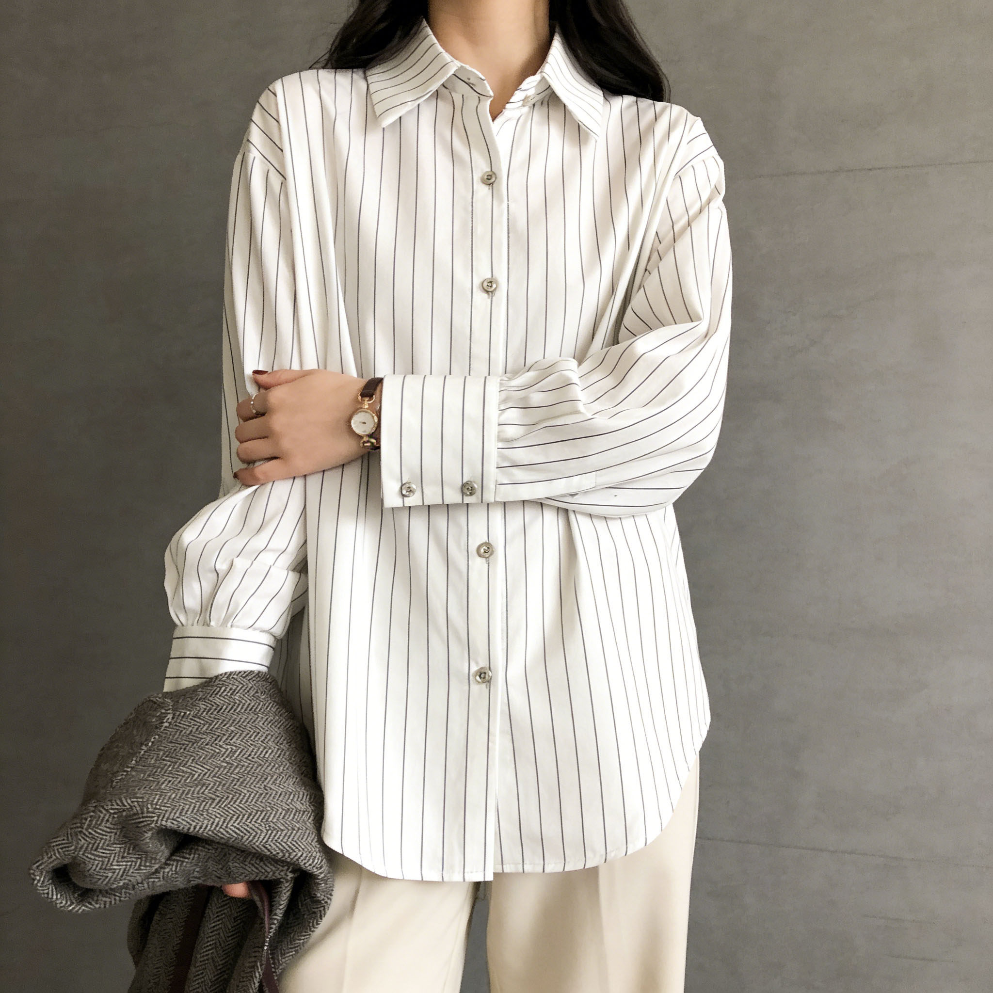狙击蝴蝶陈妍希岑矜同款衬衫白色条纹女宽松衬衣慵懒百搭长袖外套,淘宝优惠券,粉丝福利购,淘宝优惠卷