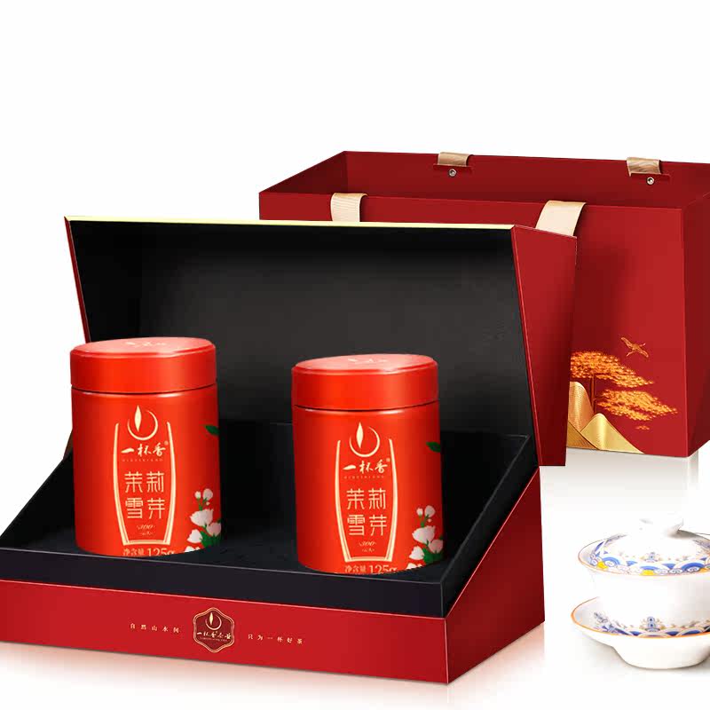  一杯香茉莉花茶