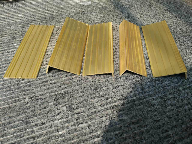 Stair anti-skid marine edge-sealing copper strip anti-skid