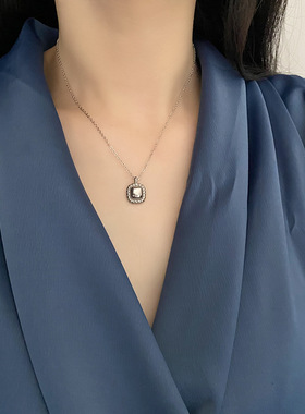 法式复古精致麻花边设计方牌项链