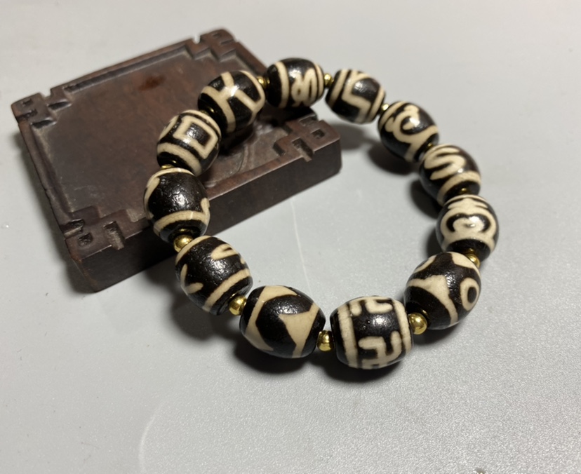 エバニュー 玉化金鑲宝瓶大天珠 珍しい古天珠 硃砂天珠 - 通販