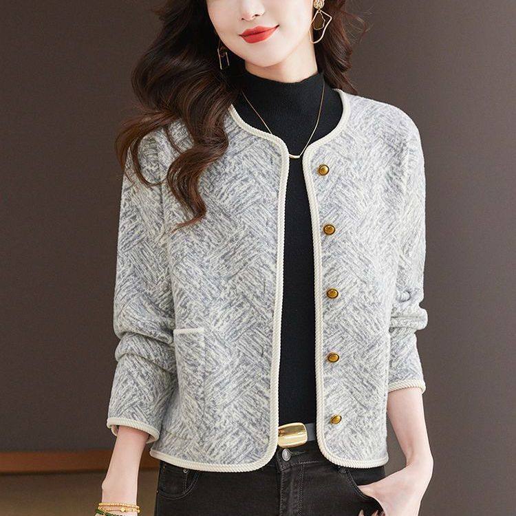 高级感小香风针织短款外套女2025秋冬新款金属扣时尚圆领开衫上衣,淘宝优惠券,粉丝福利购,淘宝优惠卷
