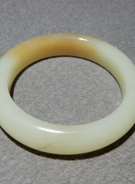 方言且末糖白玉留矿皮高油润手镯