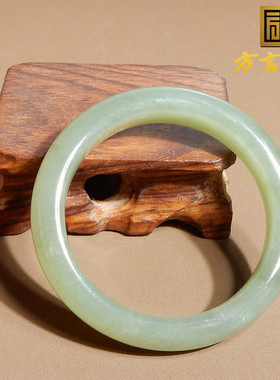 美美哒青海冰晴水底女神镯