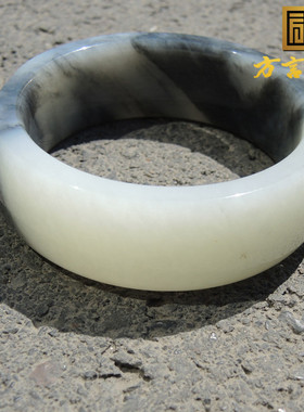 黑白分明青花籽料意境豪华手镯