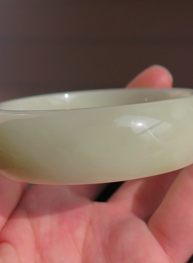 靓眼方言和田玉精品新疆且末料青白玉高油润内径59mm宽版手镯子X5