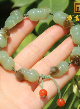 方言和田玉新疆细腻细腻且末蓝带糖配南红可爱生肖猪手串手链A5