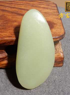 方言男和田玉黄口吊坠