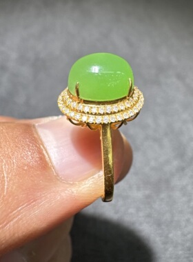 毕业方言和田玉老坑俄料乌兰海苹果绿色标级碧玉18K金17mm戒指S6