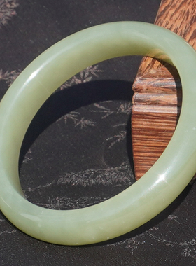 和田玉且末油润高脂青黄口料手镯