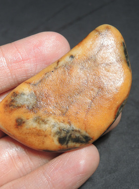 方言品牌和田玉佩戴级唐河料黄沁皮原生黄玉特色饺子原石玩料R2