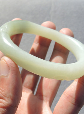美哭了方言和田玉老熟新疆白玉籽料带翠特色树桩型56mm精美手镯S