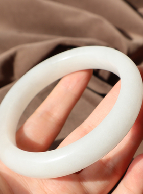 俄罗斯特色料糖白玉60mm精美手镯