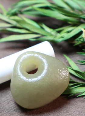 新疆高油糯且末糖玉老广工锁吊坠