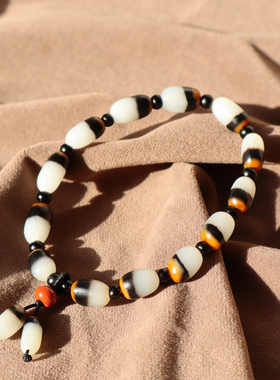 俄罗斯黄沁皮俄籽料8mm米珠手串