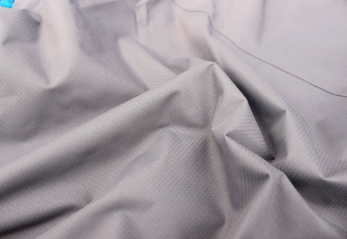 Детский лыжный лыжный костюм, пуховик, флисовая водонепроницаемая ветрозащитная куртка подходит для мужчин и женщин, европейский стиль, увеличенная толщина